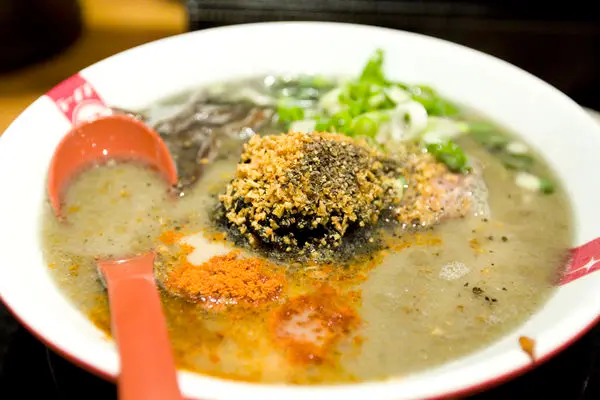 白、黑、紅、綠，你喜歡哪一款? ラーメン凪拉麵台灣忠孝店二訪