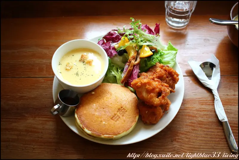 台中美食：田樂二店（小公園店）～公園旁老屋裡的炸雞鬆餅與田樂漢堡