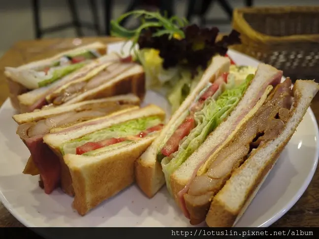 台北 路燈咖啡Light Cafe 師大店