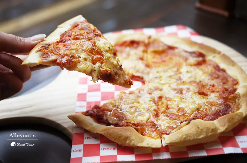 【食記．大同區】Alleycats 手工窯烤披薩-京站店 | Pizza 燉飯 甜點 ღ京站旁．捷運台北車站ღ