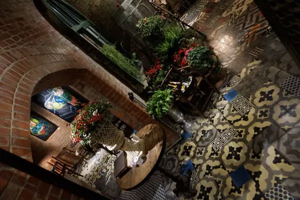 食記 ► 台北 中正區 ◄ VVG Thinking 好樣思維 ✔ 捷運沿線必吃美食：善導寺捷運站 x 華山必訪必吃百年樟腦大廠變身歐洲華麗餐廳