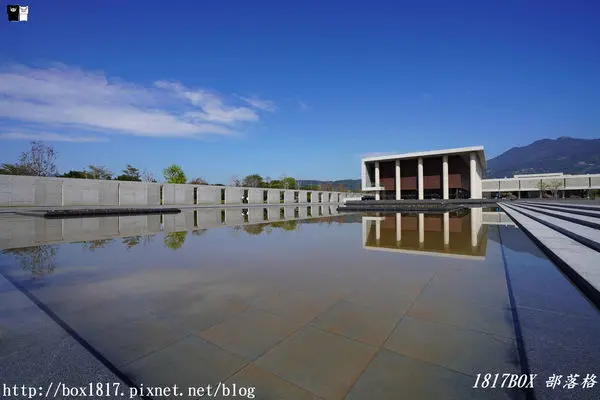 【台北。北投】法鼓山 農禪寺。以「空中花，水中月」的設計概念打造出著名的水月道場