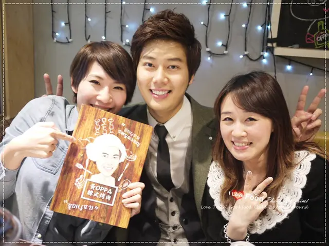 [美食]天啊!!!韓國花美男oppa幫我烤肉~好幸福。東區 黃oppa韓式烤肉