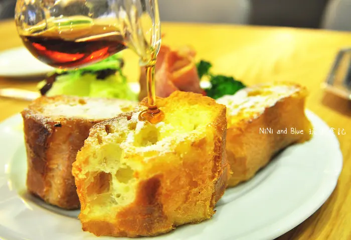 【台北】佐曼咖啡的早午餐之旅，我愛上內心柔軟如蜜的法式歐蕾吐司，每日限量製作想吃要快~捷運中山站