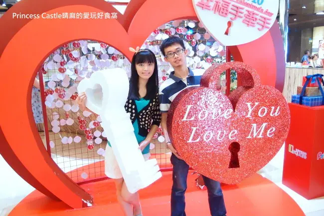 台北大同區(台北車站美食)│京站時尚廣場_運動酒吧主題餐廳+美式薯條【愛爾蘭瘋薯】*我在京站遇見幸福。七夕情人節佈景-「幸福祈願所」～ (內有閃光請慎入>///<