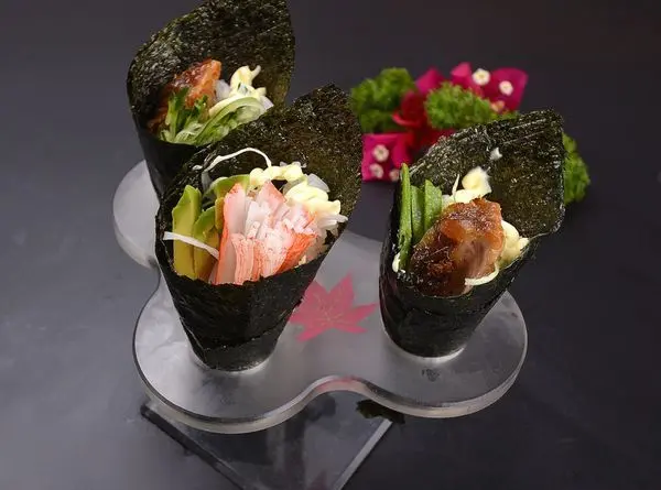 #台南美食--隱藏於汽車旅館裡美食好味道--精選[日式綜合手卷發表]---