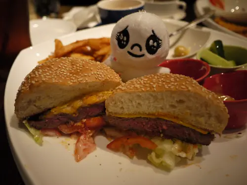 [台北。信義]H America Fusion Cuisine 豪鮮新美式餐廳。歡迎大胃王吃堡飽