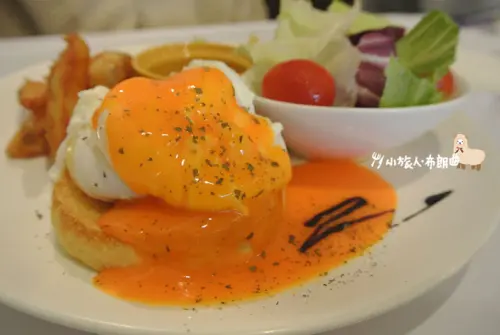 台中西區。Random cafe - 灰色小貓帶領你吃早午餐囉!