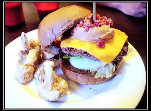 『公館』美味無敵巨無霸漢堡、大家一起發福吧！！