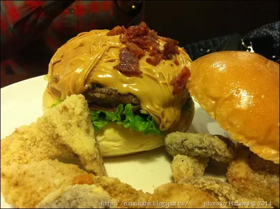  【享食】台北公館✦Bravo Burger發福廚房>> 乖乖點招牌就好? 藍起司漢堡讓我失望了
