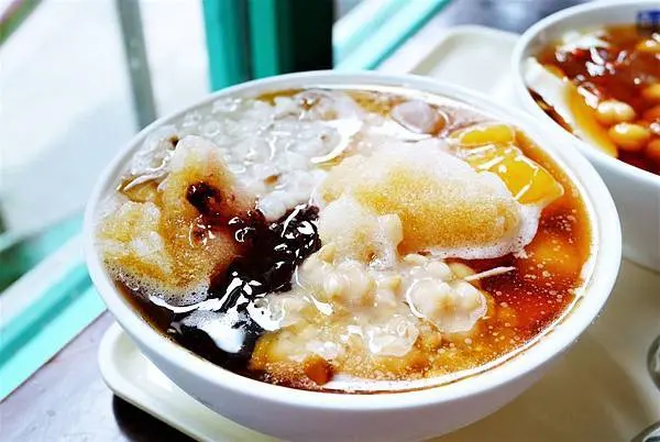 台北豆花-庄頭豆花担.黑豆花/白豆花.十多種配料任你加.台北下午茶.東區豆花.近忠孝復興捷運站