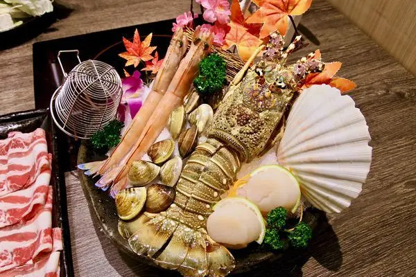 聚北海道昆布鍋(台中東海店(J-Mall)-季節限定龍蝦太美味-愛評體驗券