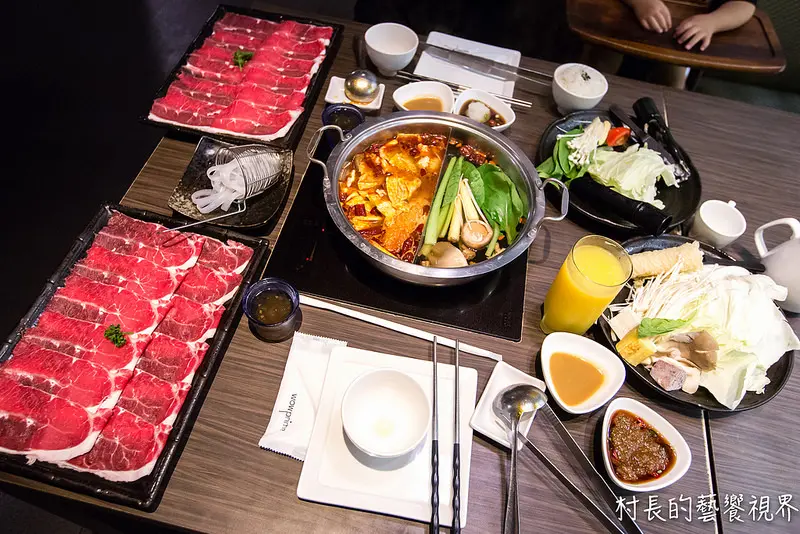 【食記】｛屏東。屏東市｝環球購物中心的聚北海道昆布鍋