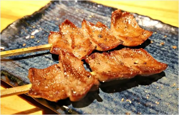 [台北中山區]吳留手串燒居酒屋本店|愛上的不只是串燒居酒屋的餐點，更是這樣的日式氛圍！|每人低消$500以上(近捷運忠孝復興站)