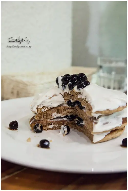 台北東區‧美好年代‧珍珠奶茶鬆餅塔‧一切都是華麗的噱頭