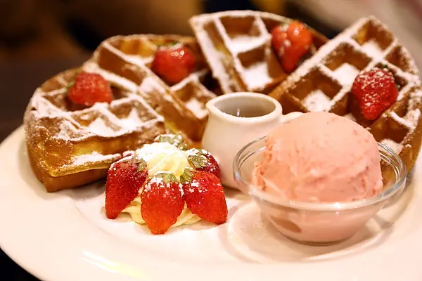 『食記』台北市．內湖大直．實踐大學旁．鯊魚咬吐司大直店(再訪_試吃邀約)