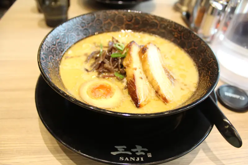 ATT for fun 麵家 三士 日本拉麵店