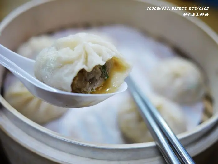 【宜蘭美食】羅東夜市人氣美食♥林記鮮肉小湯包+華記龍鳳腿♥