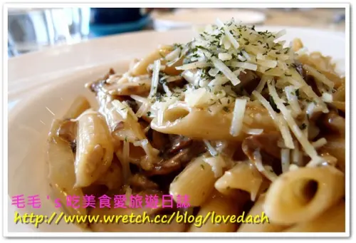 食記。【LMNT Element Drink & Eat】驚艷美麗的紅絲絨蛋糕