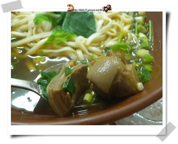 無名麵店 首創帶皮紅燒羊肉麵