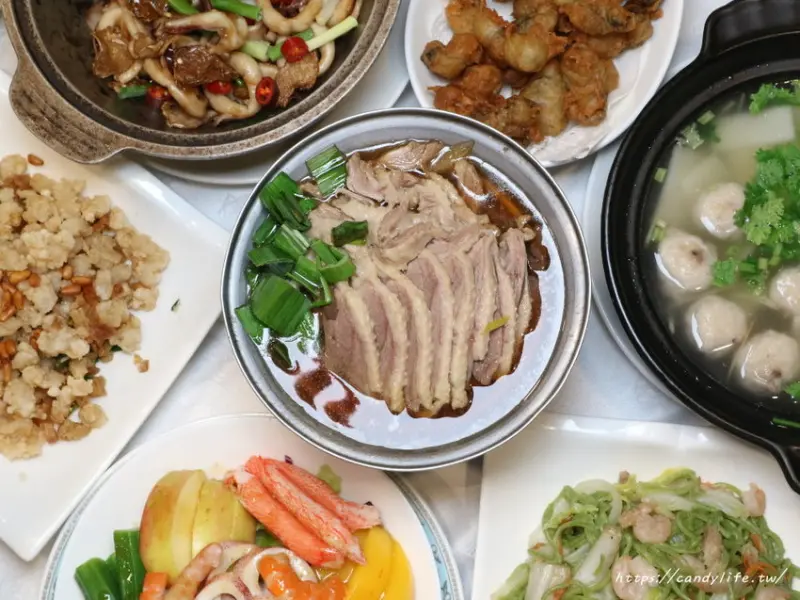 新天地梧棲創始店│台中梧棲必吃餐廳，激推經典熱門合菜，四人吃剛剛好～