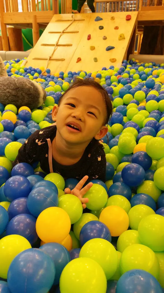 「台北親子玩樂」冬天雨天都不怕,親子館好好玩＠信誼小太陽親子館