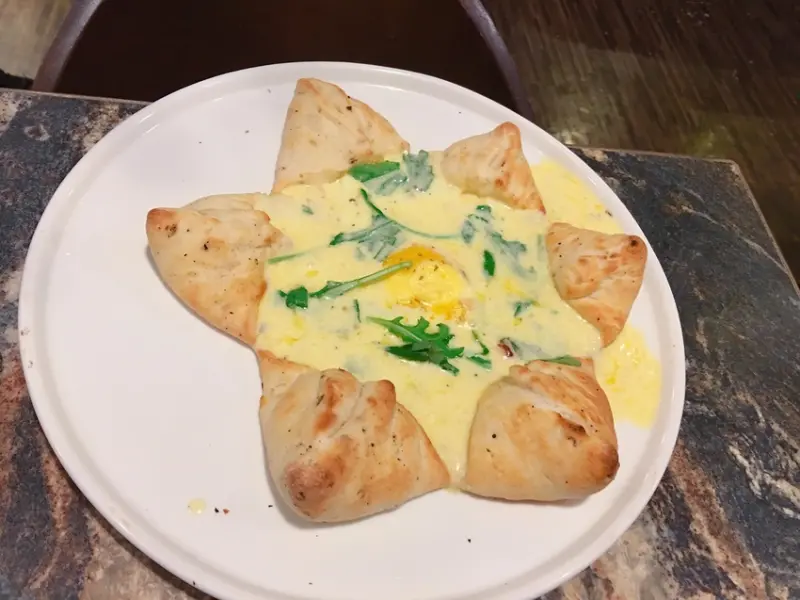 新北板橋x義式料理【古拉爵 Cafe Grazie】捷運板橋站/ 板橋大遠百/ 藍紋乳酪半熟蛋芝麻葉比薩/ 中卷義大利麵