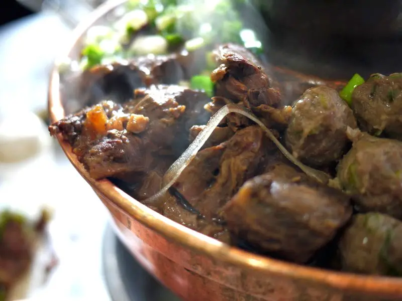 
【清真恩德元餃子館】4訪依舊好吃的牛肉丸子火鍋
