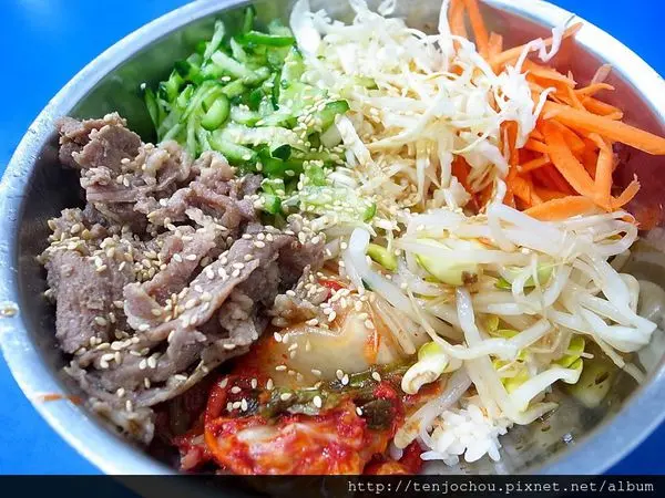 花花，甲飽沒【台北食記】金羅道韓式料理 自助吧吃到飽只要100元 省錢吃飯推薦 通化夜市臨江街