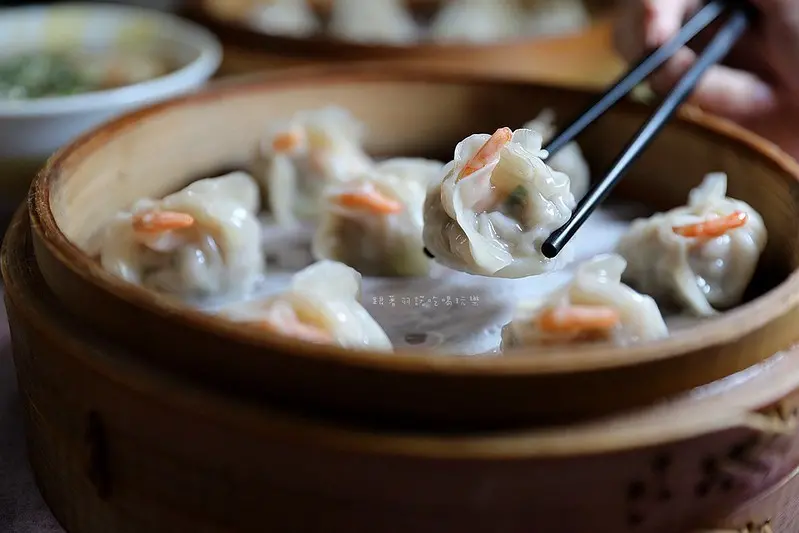 隱藏小巷內薄皮晶瑩剔透蝦仁蒸餃！連在地人都激推