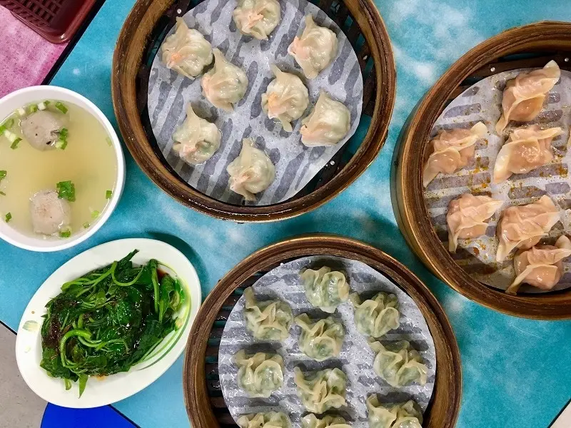 【台北｜南京三民站】亓家蒸餃專賣店＿薄而清透的餃子讓人念念不忘＿微酸微辣的韓式蒸餃獨得大家的鍾愛