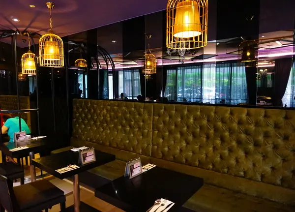 【台北．南京東路站】小紅蕃薯 Yammy Cafe－『壽星首選！氣氛佳』        
      