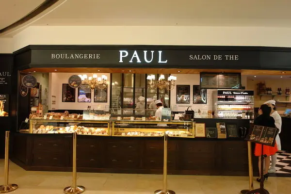 PAUL--不只是麵包--意外與花都小酒館邂垢