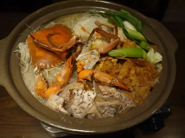 【食記】五條通居酒屋--秋季螃蟹米粉鍋正當時