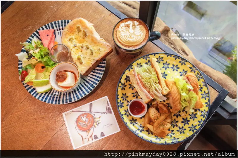 ✿台南✿ 老宅 咖啡 店狗 民宿 巷弄內的夢遊基地 環境好拍到不行阿 ➜ 南島夢遊