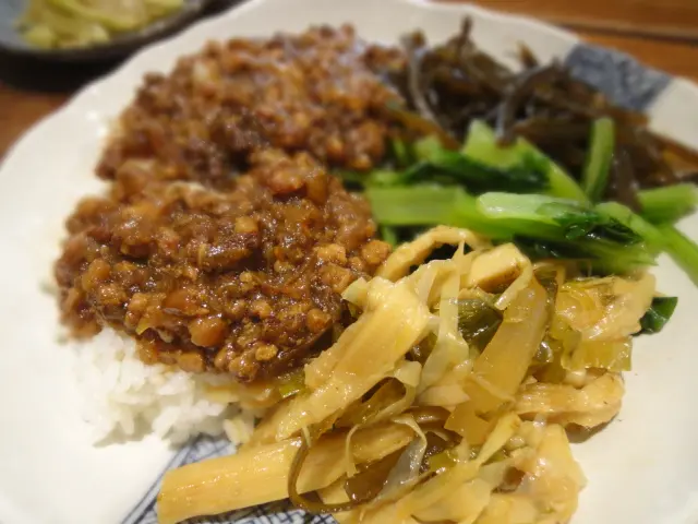 (美食 台北 東門站) 大來小館 ~ 號稱全台第一的魯肉飯