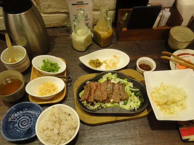 (美食 台北車站) 炭燒牛舌TAN (乾杯系列) ~ 必吃帥哥主廚炭火現烤牛肉