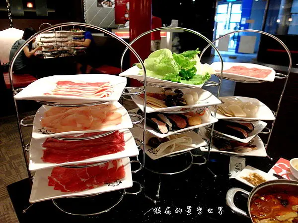 【台北新莊】全台首創杯裝哈根達斯吃到飽！小蒙牛頂級麻辣鍋！