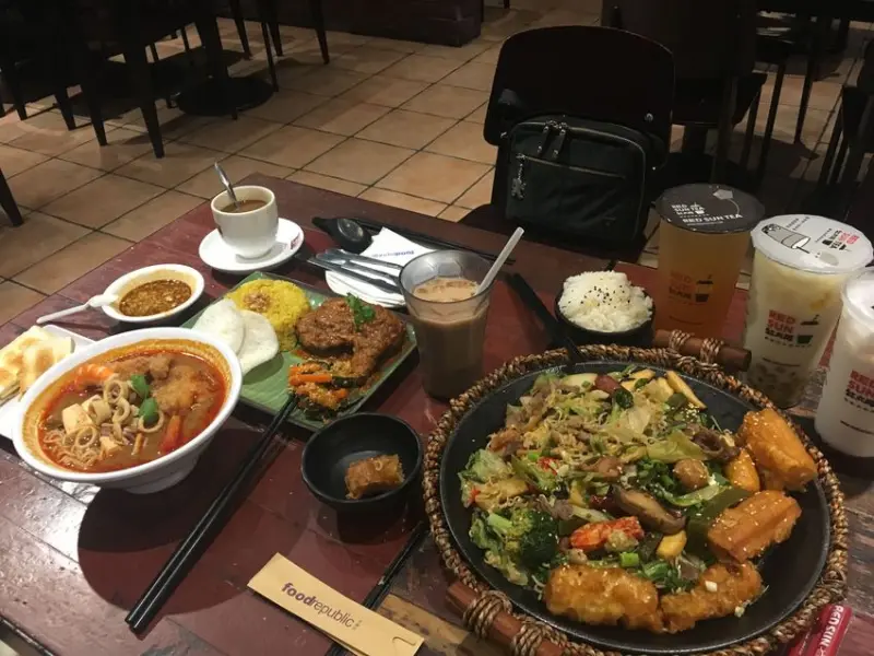 大直美食 台灣老街復古風格美食廣場 大食代