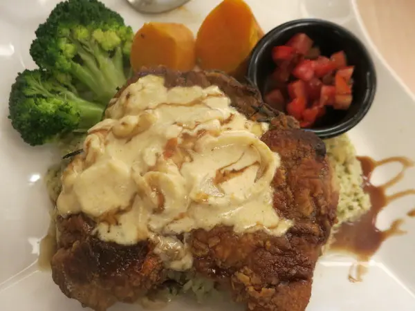 德利昂洋食屋~價格平凡但份量及滋味不平凡