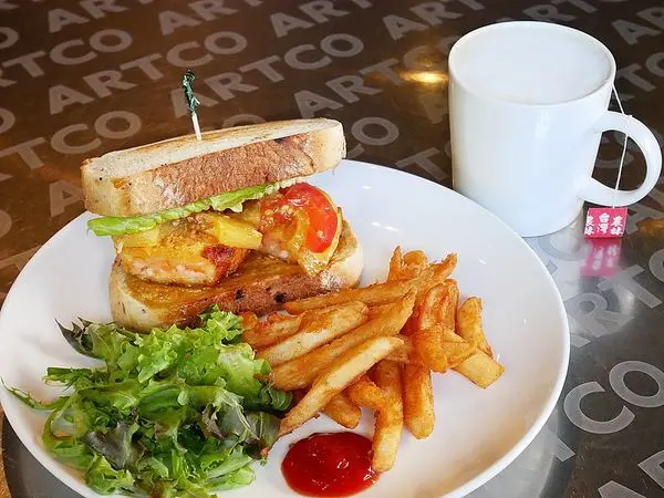 典藏咖啡館府中65店 - 新北板橋府中站咖啡館，想找一個悠閒又不限時的地方嗎?除了提供寬敞空間還有精緻餐點，下午茶不輸甜點店