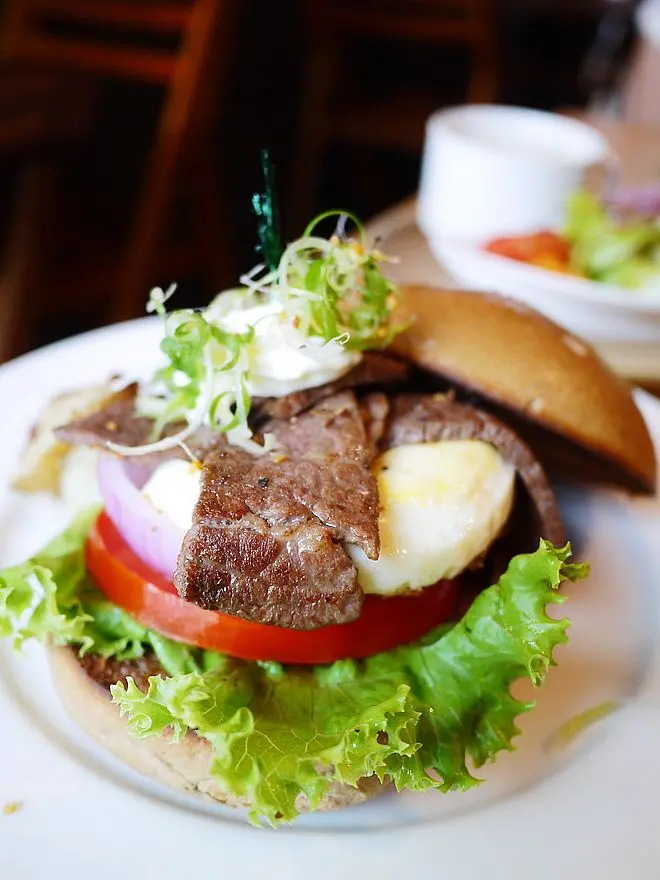 【台北】信義 Pond Burger Cafe 捷運世貿/101站．充滿咖啡味的漢堡店‧WIFI‧無服務費♥♥♥