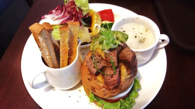 ☆信義pond burger cafe              