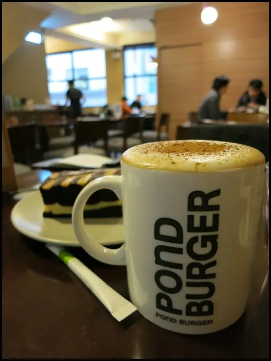 信義區美食：POND BURGER～早午餐、漢堡、木盆沙拉與咖啡