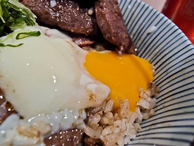 台北 基隆路 滿燒肉丼食堂 通化店