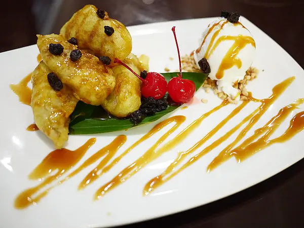 【食記】台北*信義ATT4Fun。泰過熱時尚泰式料理BangkokJam*創意甜點炸香蕉 軟殼蟹 蝦餅 