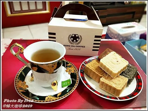 《伴手禮》下午茶最佳點心/自用送禮倆相宜/綜合糕點各有千秋/花生糕/芝麻糕/綠豆糕/杏仁糕/焦糖鳳梨酥-『蜂大咖啡』