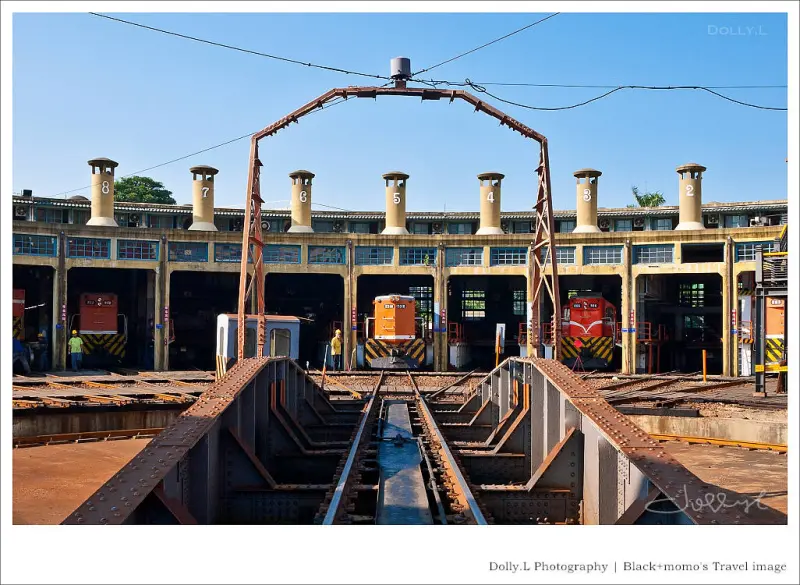 彰化│扇形車庫‧國寶級的火車頭旅館