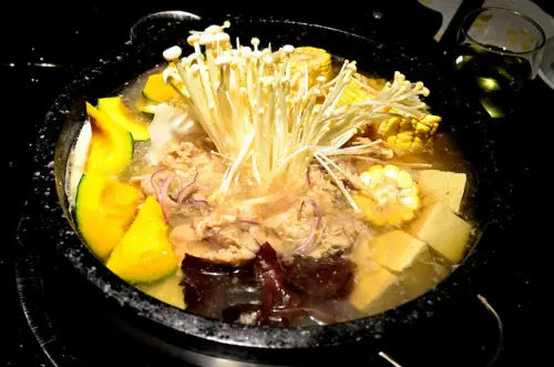 舉頭三呎有明月～！？　大月觀石頭靓鍋