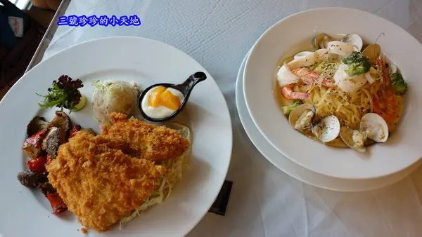 永和。Cookies Missing 寵物主題餐廳。毛小孩們可以自由奔跑的用餐環境。